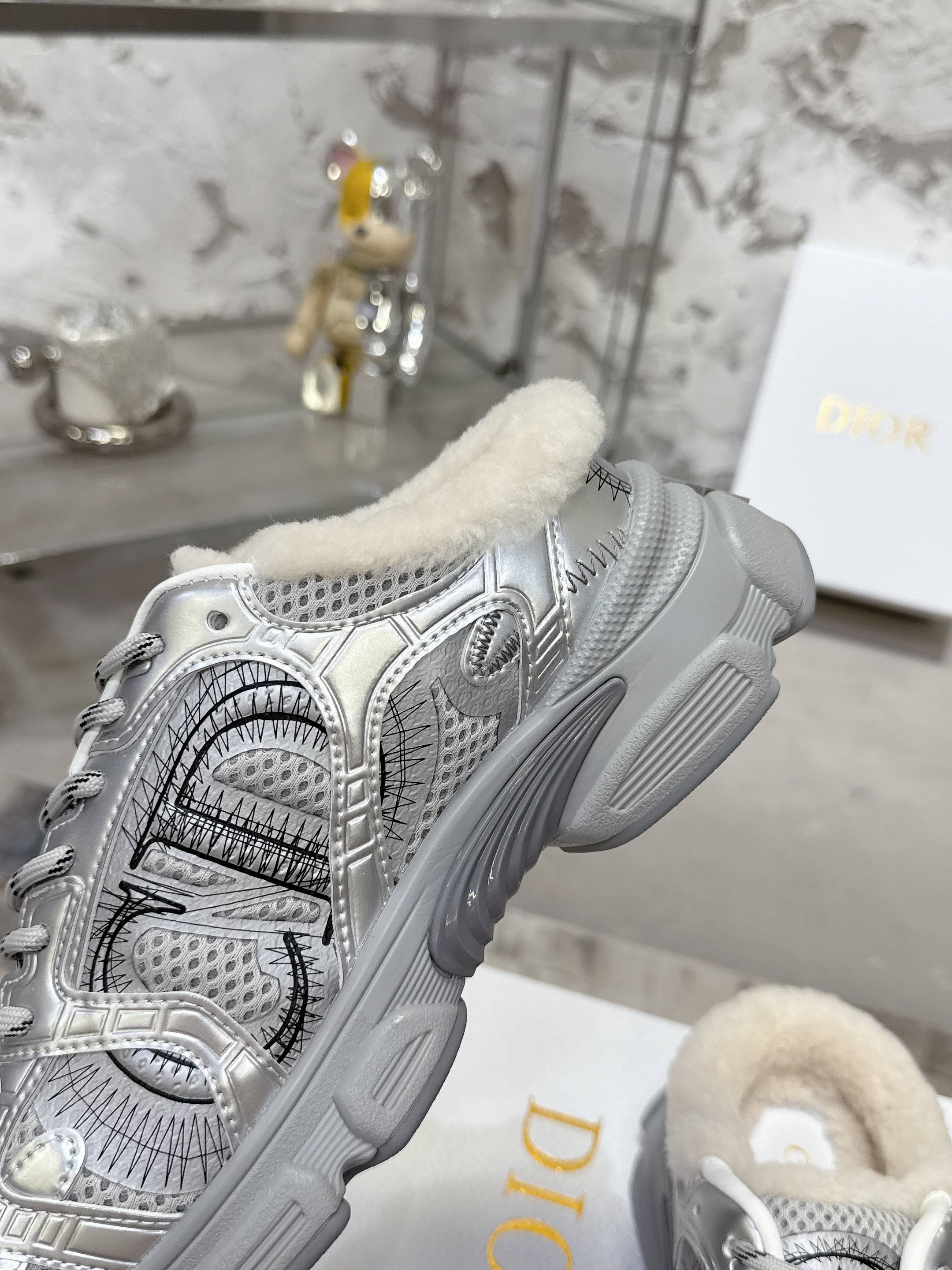CHRONO SNEAKER IN GREY AND SILVER CALFSKIN AND MESH