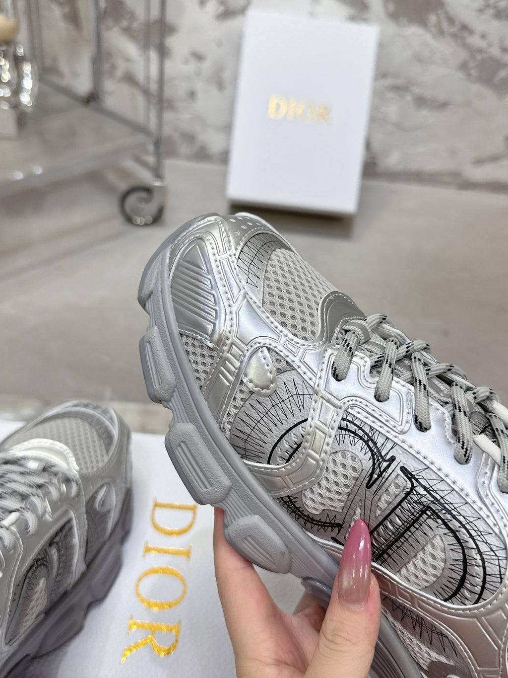 CHRONO SNEAKER IN GREY AND SILVER CALFSKIN AND MESH