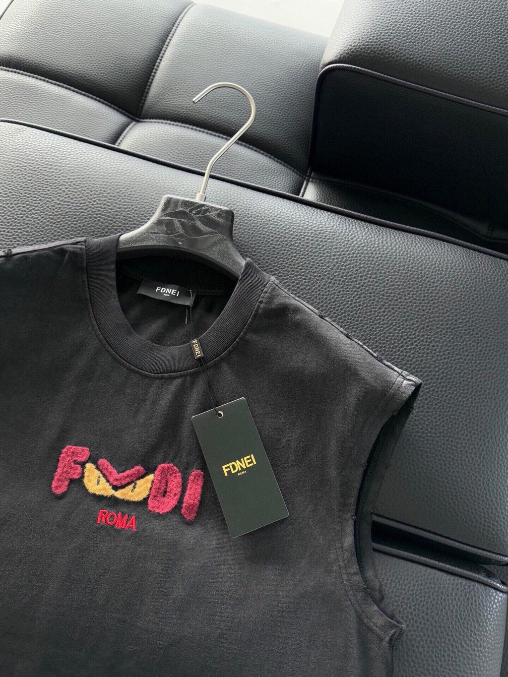 FENDI 26S SLEEVELESS T-SHIRT 158