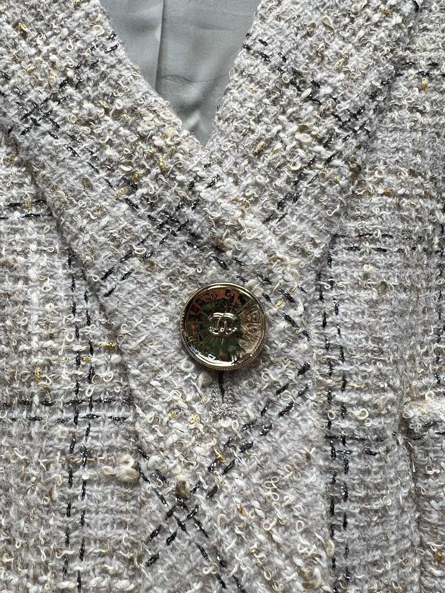 CHANEL 25S TWEED JACKET 420