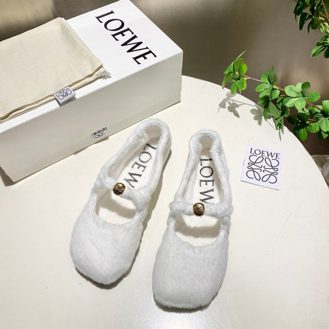LOEWE 26S BALLET FLATS IN WHITE SHEARLING