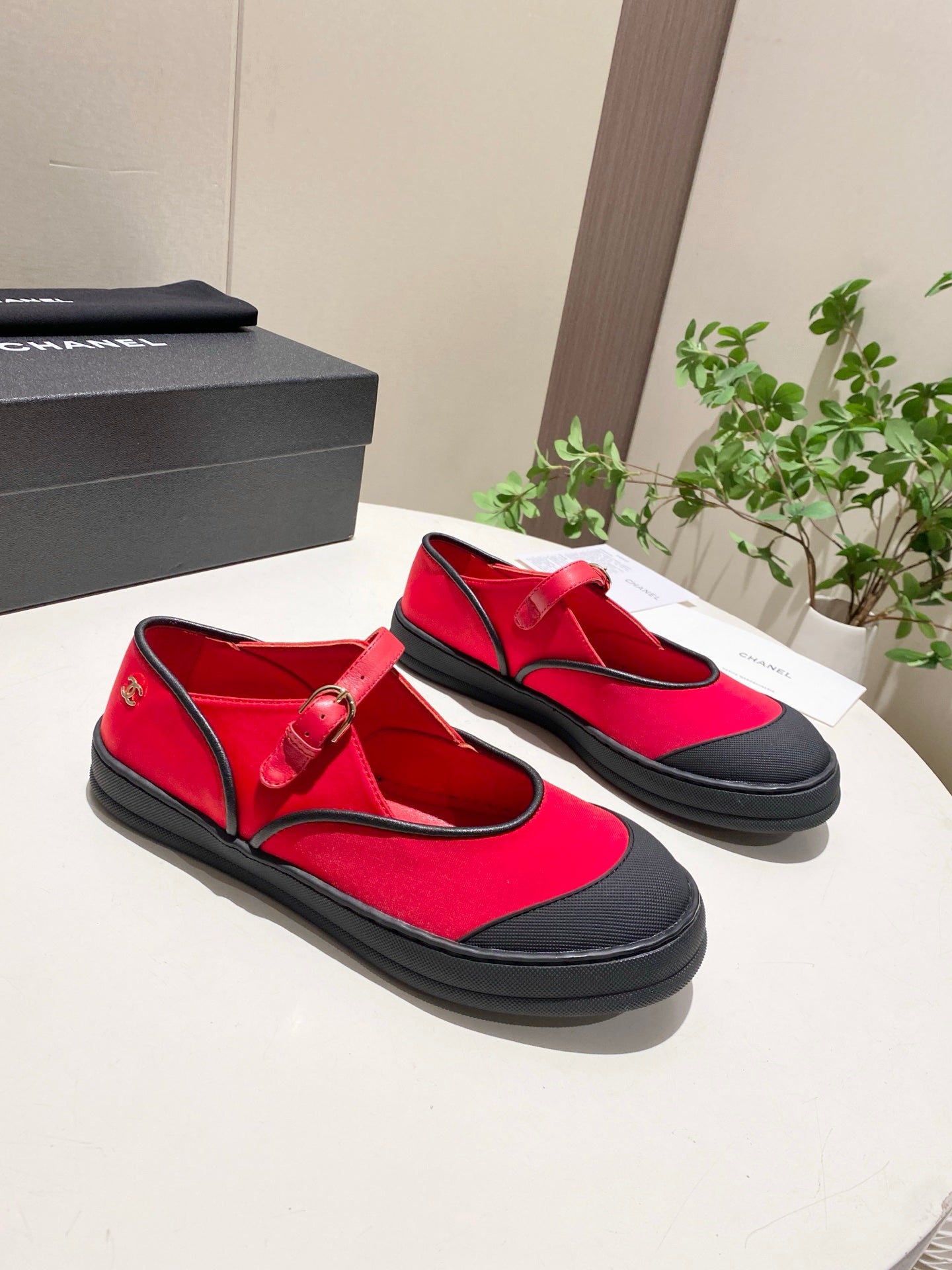CHANEL 26S MARY JANE FLAT IN BLACK MIX RED FABRIC AND LAMBSKIN