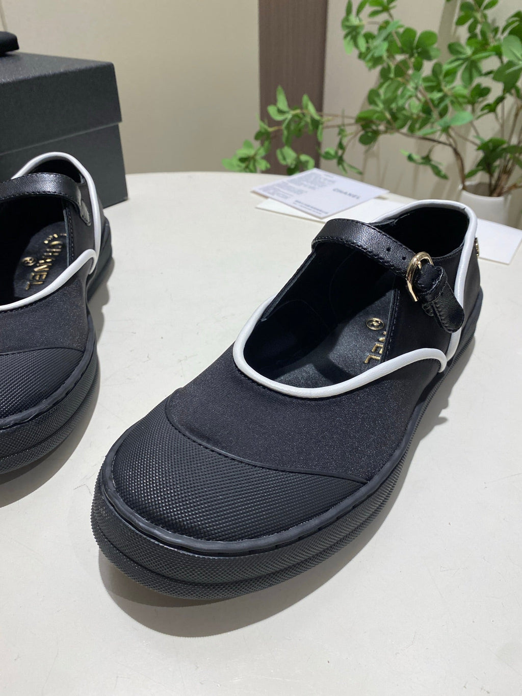 CHANEL 26S MARY JANE FLAT IN BLACK FABRIC AND LAMBSKIN