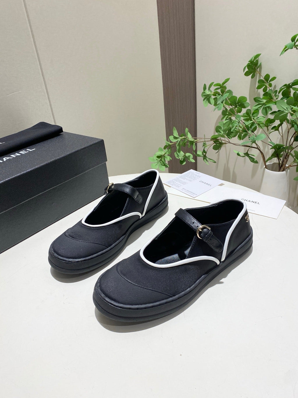 CHANEL 26S MARY JANE FLAT IN BLACK FABRIC AND LAMBSKIN