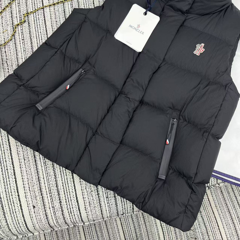 MONCLER 25S PUFFER VEST 290