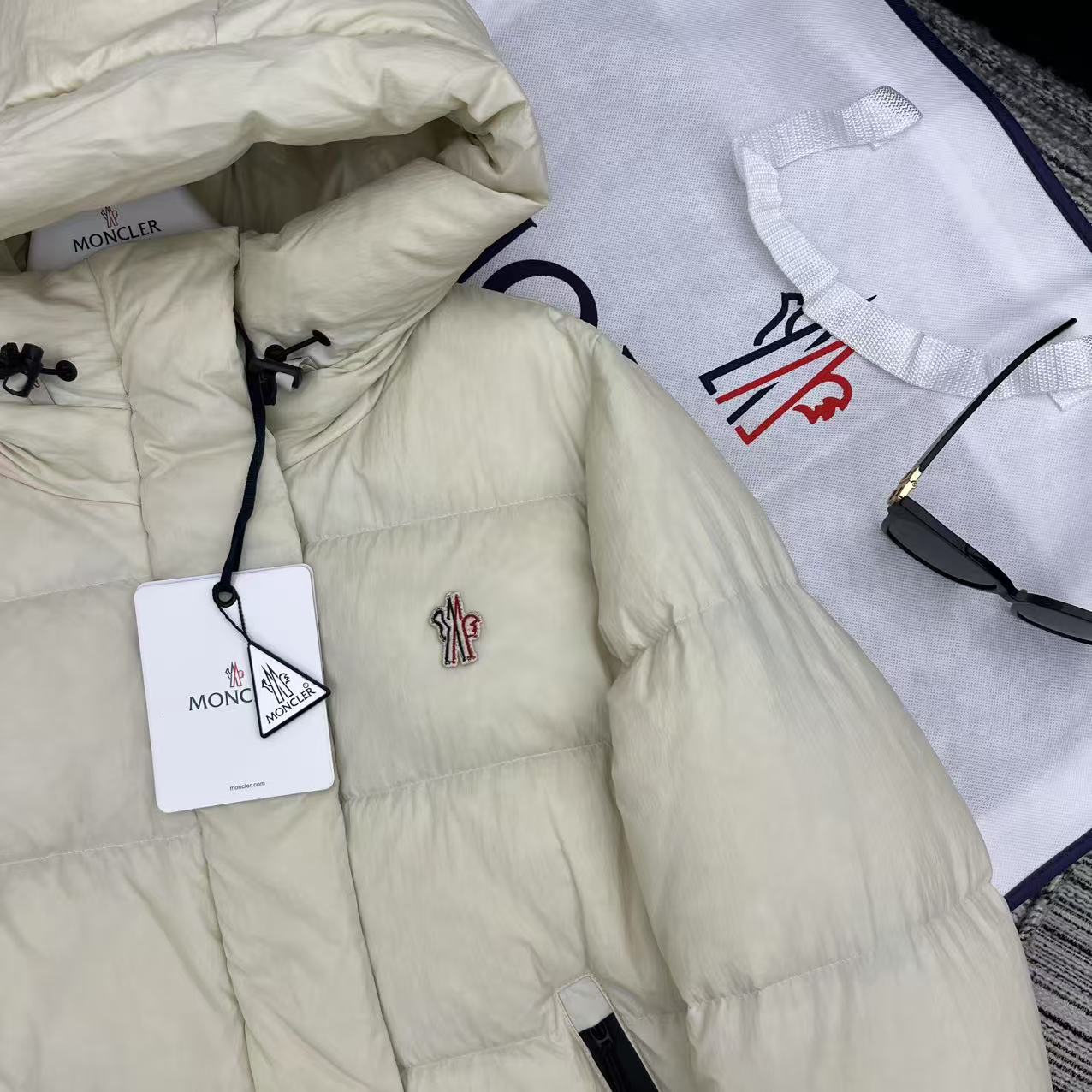 MONCLER 25S PUFFER JACKET 291