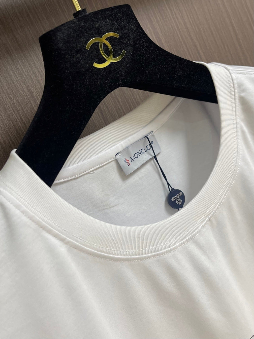 MONCLER 26S SHORT-SLEEVE T-SHIRT 697