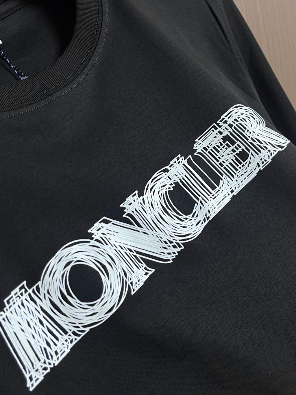 MONCLER 26S SHORT-SLEEVE T-SHIRT 696
