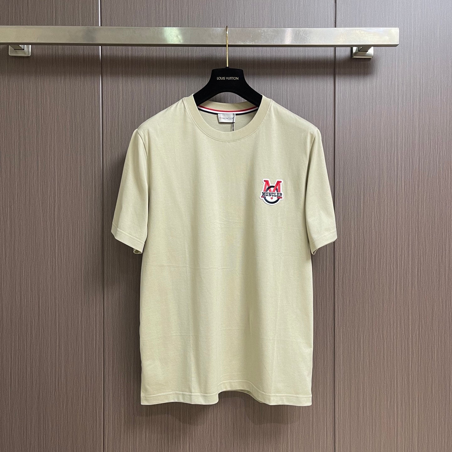 MONCLER 26S SHORT-SLEEVE T-SHIRT 689