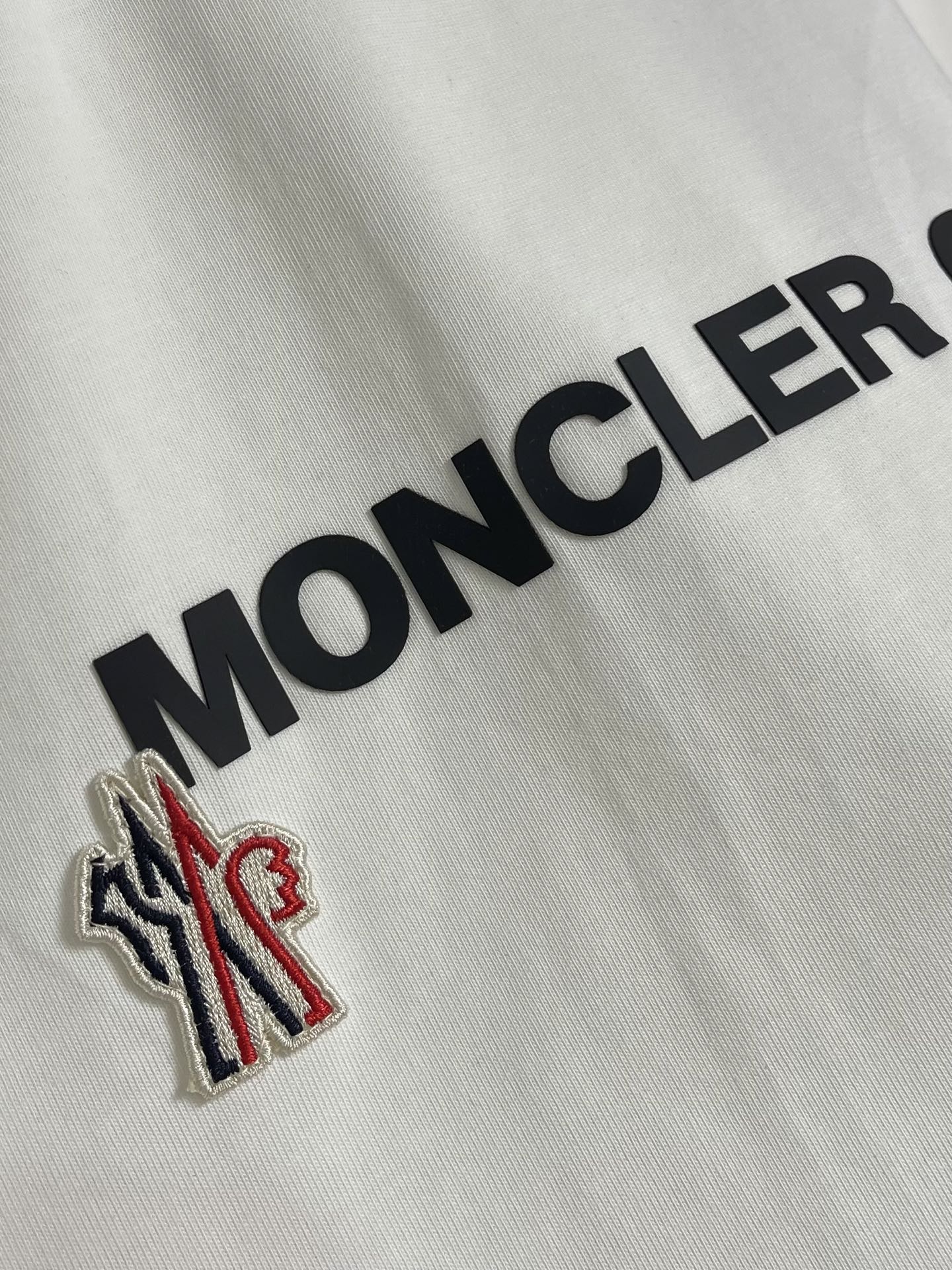 MONCLER 26S SHORT-SLEEVE T-SHIRT 686