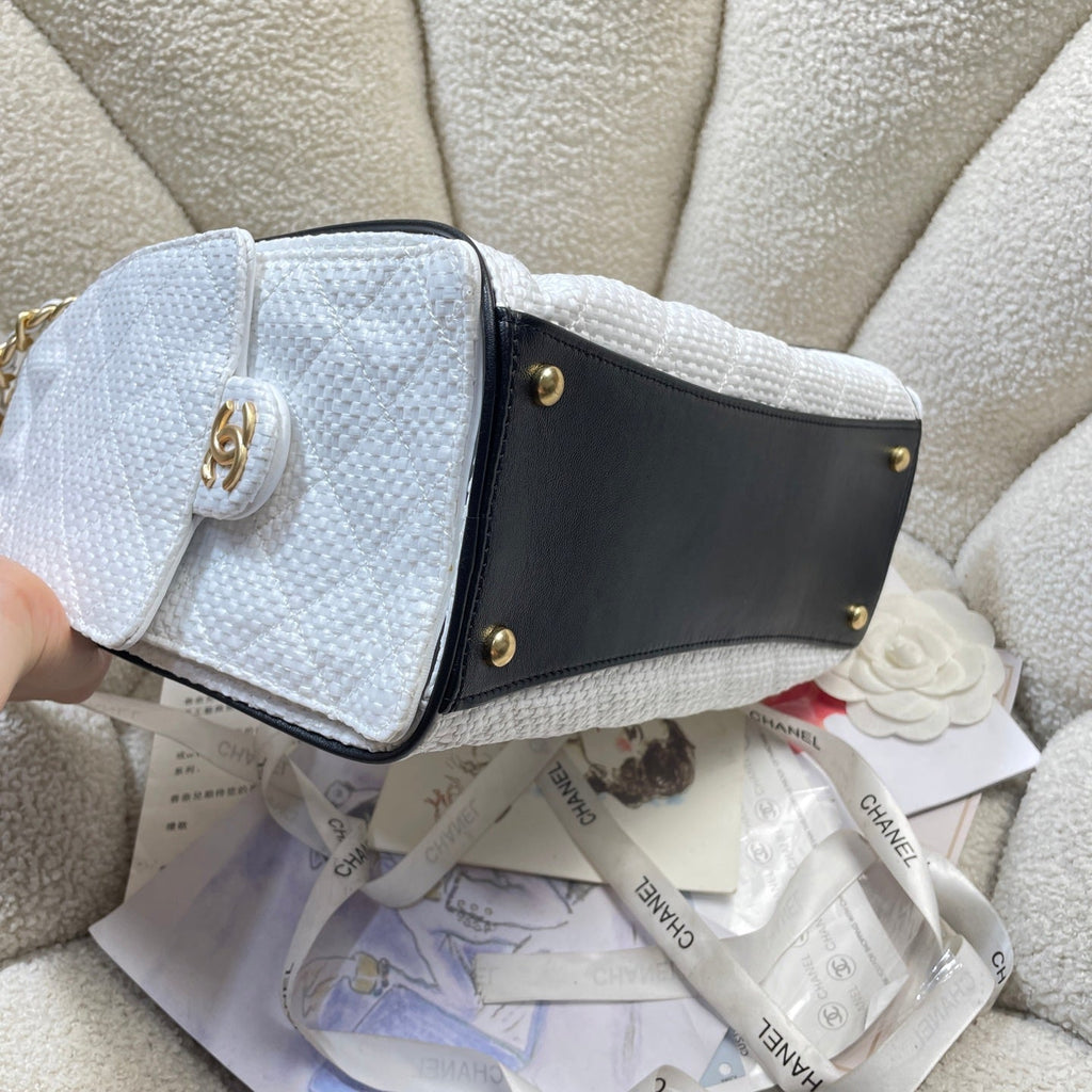 CHANEL 26S HOBO BAG 30 IN OFF-WHITE WOVEN SYNTHETIC FIBER