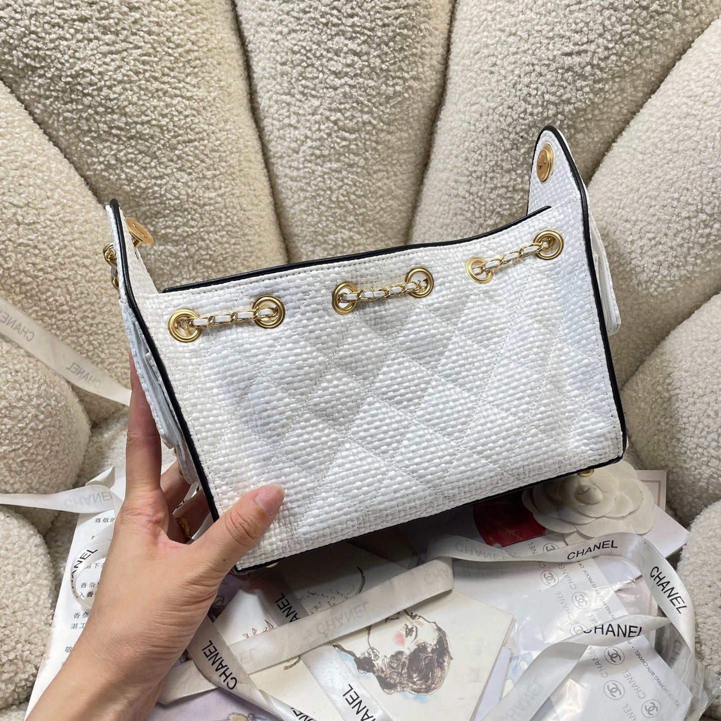 CHANEL 26S HOBO BAG 22 IN OFF-WHITE WOVEN SYNTHETIC FIBER