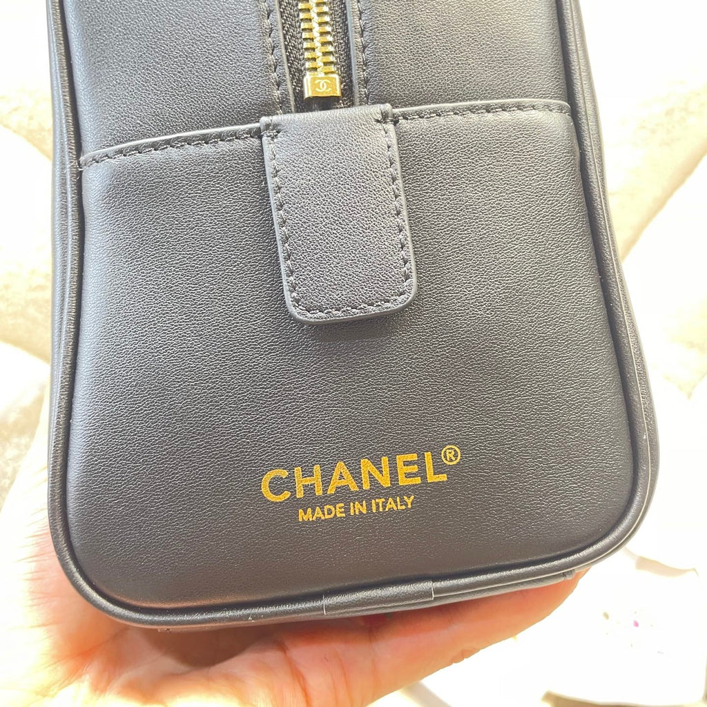 CHANEL 26S TOP HANDLE BAG MEDIUM 35 IN BLACK QUILTED CALFSKIN GOLD HARDWARE