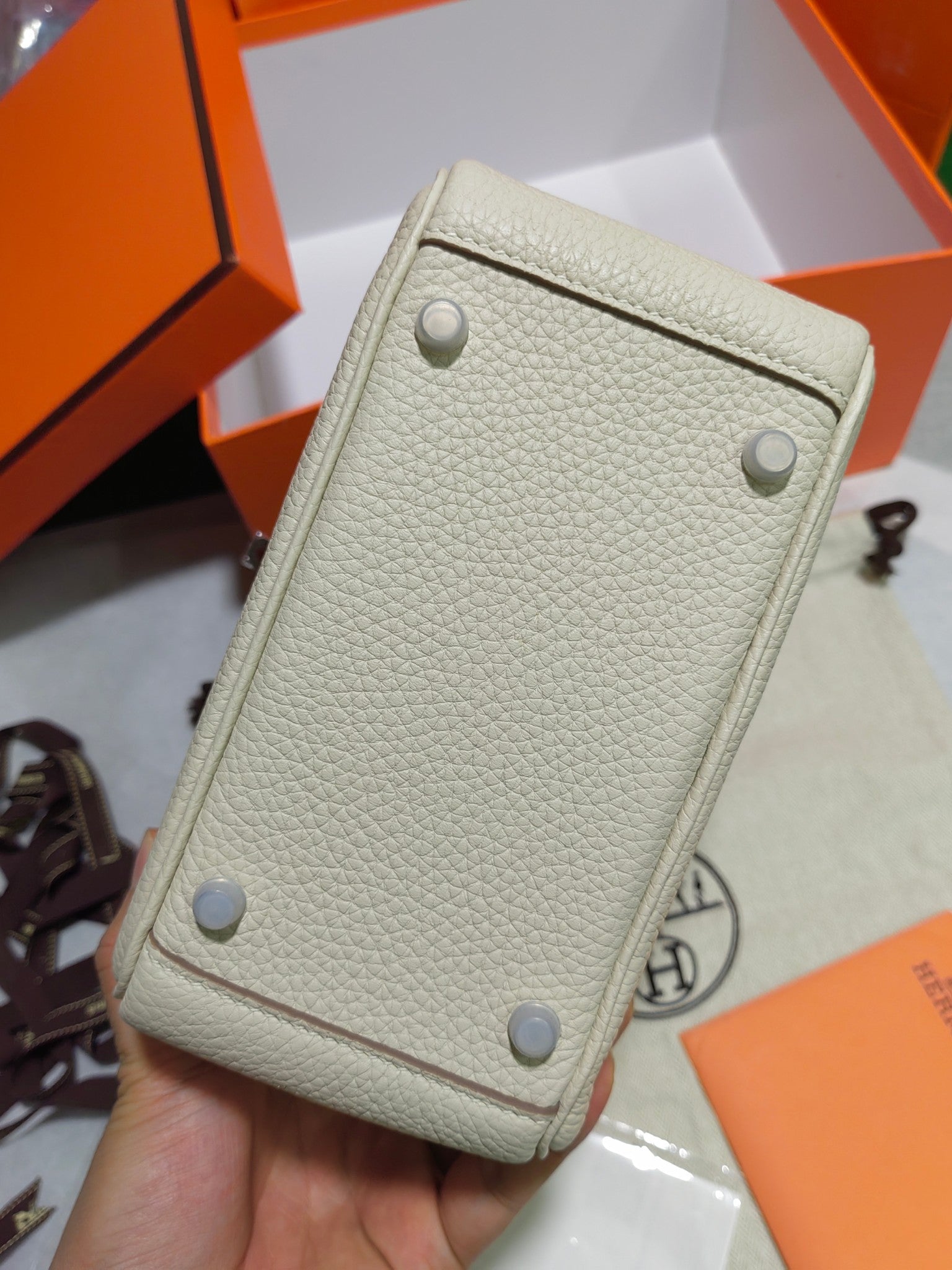 HM MINI LINDY 20 BAG IN PEARL GREY CALFSKIN