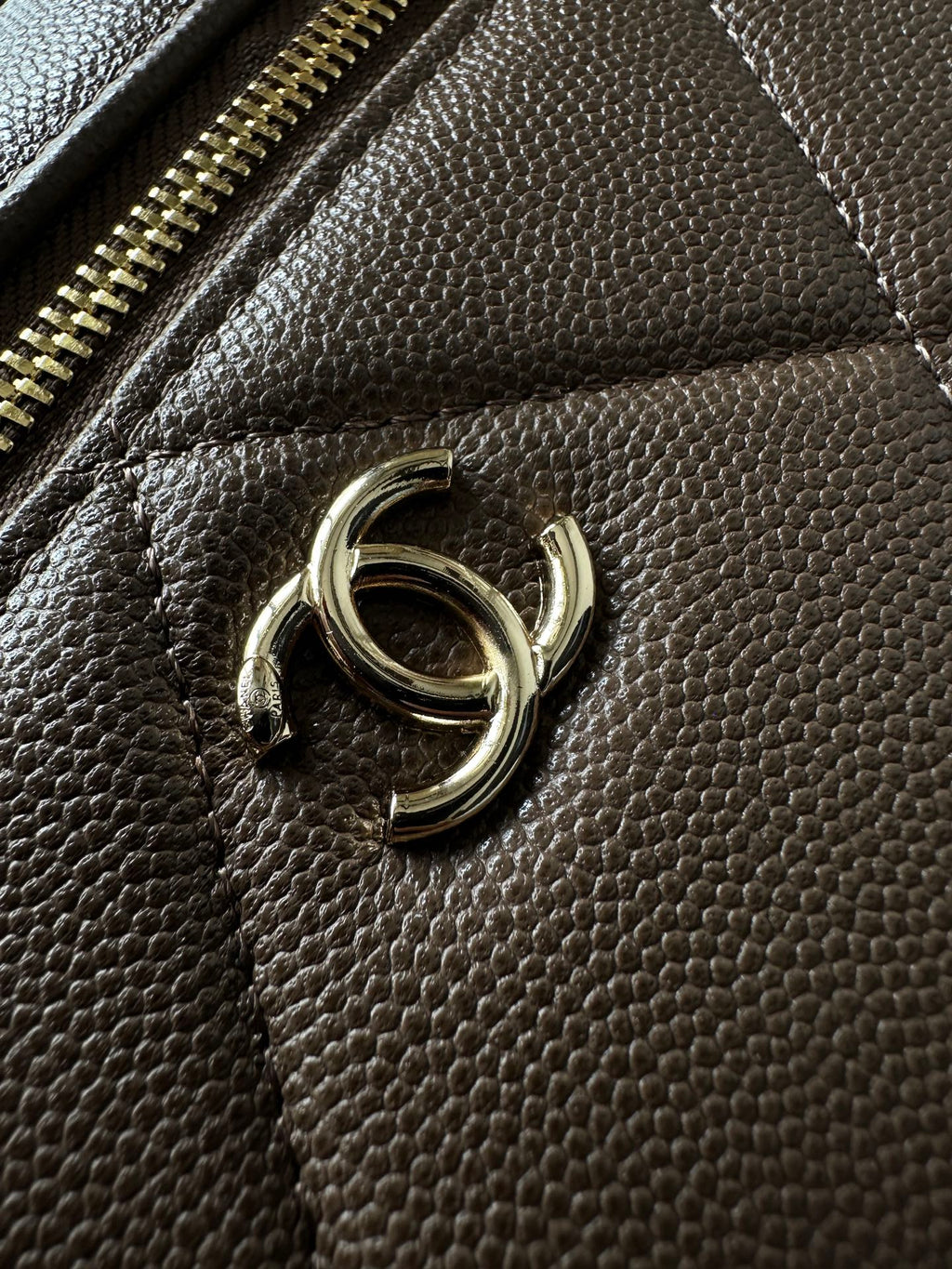 CHANEL 25S VANITY CLASSIC FLAP 19 IN CHOCOLATE BROWN QUILTED CALFSKIN GOLD HARDWARE