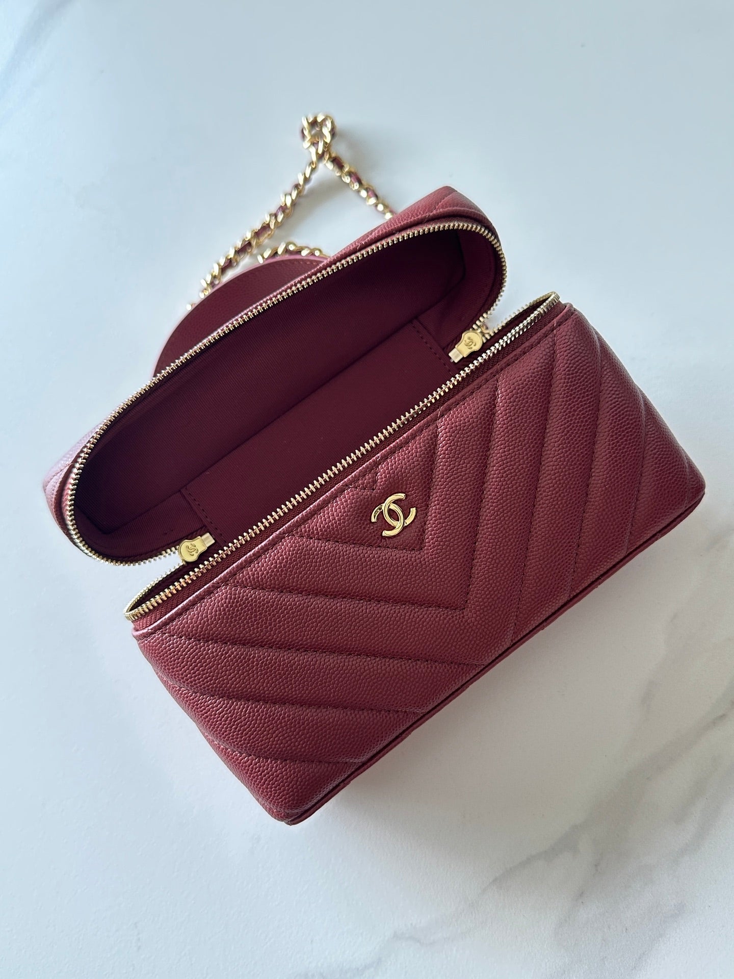 CHANEL 25S VANITY CLASSIC FLAP 17 IN DARK RED CHEVRON QUILTED CALFSKIN GOLD HARDWARE