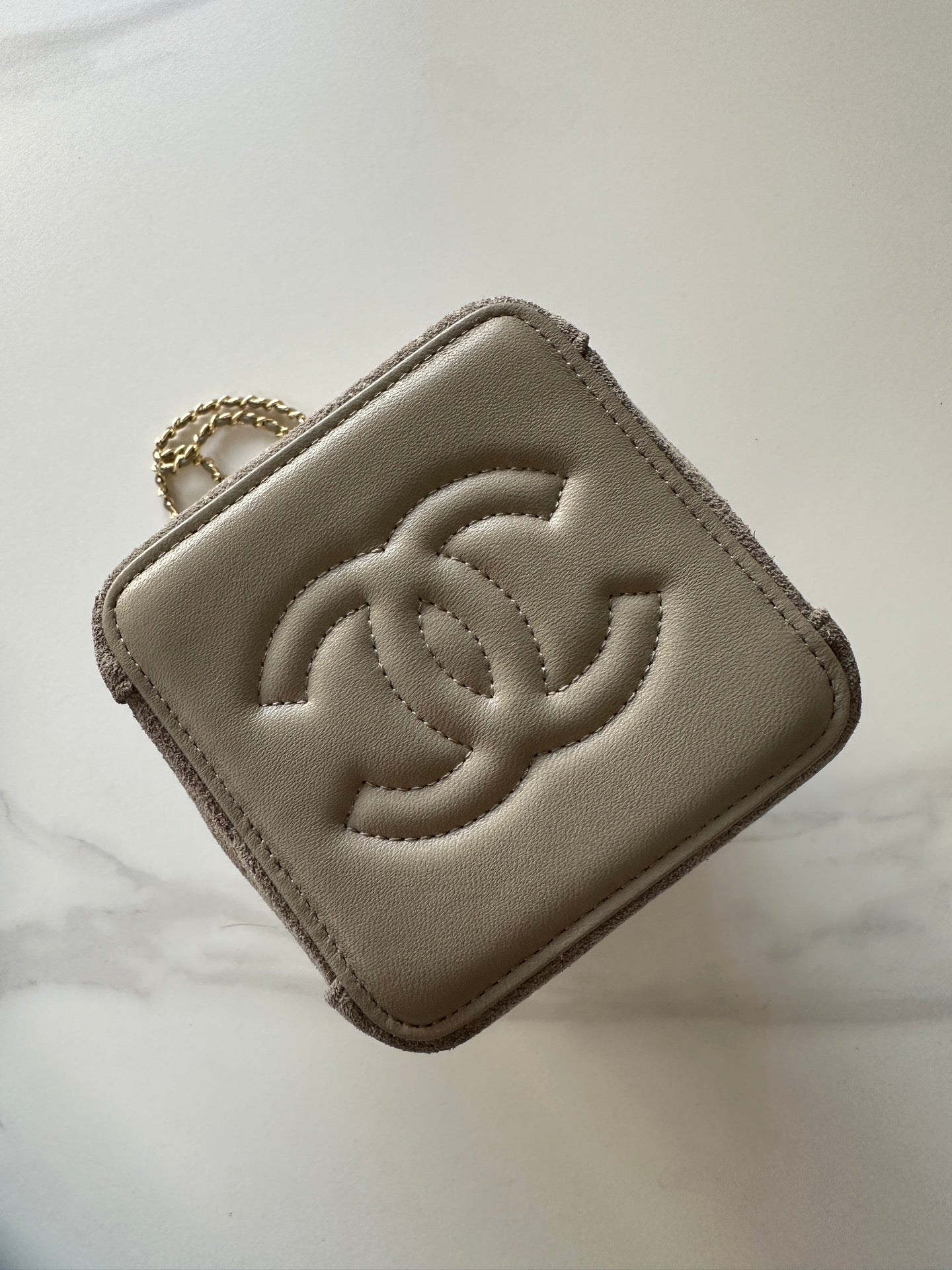 CHANEL 26S MINI BUCKET BAG 18 IN GREY QUILTED SUEDE GOLD HARDWARE