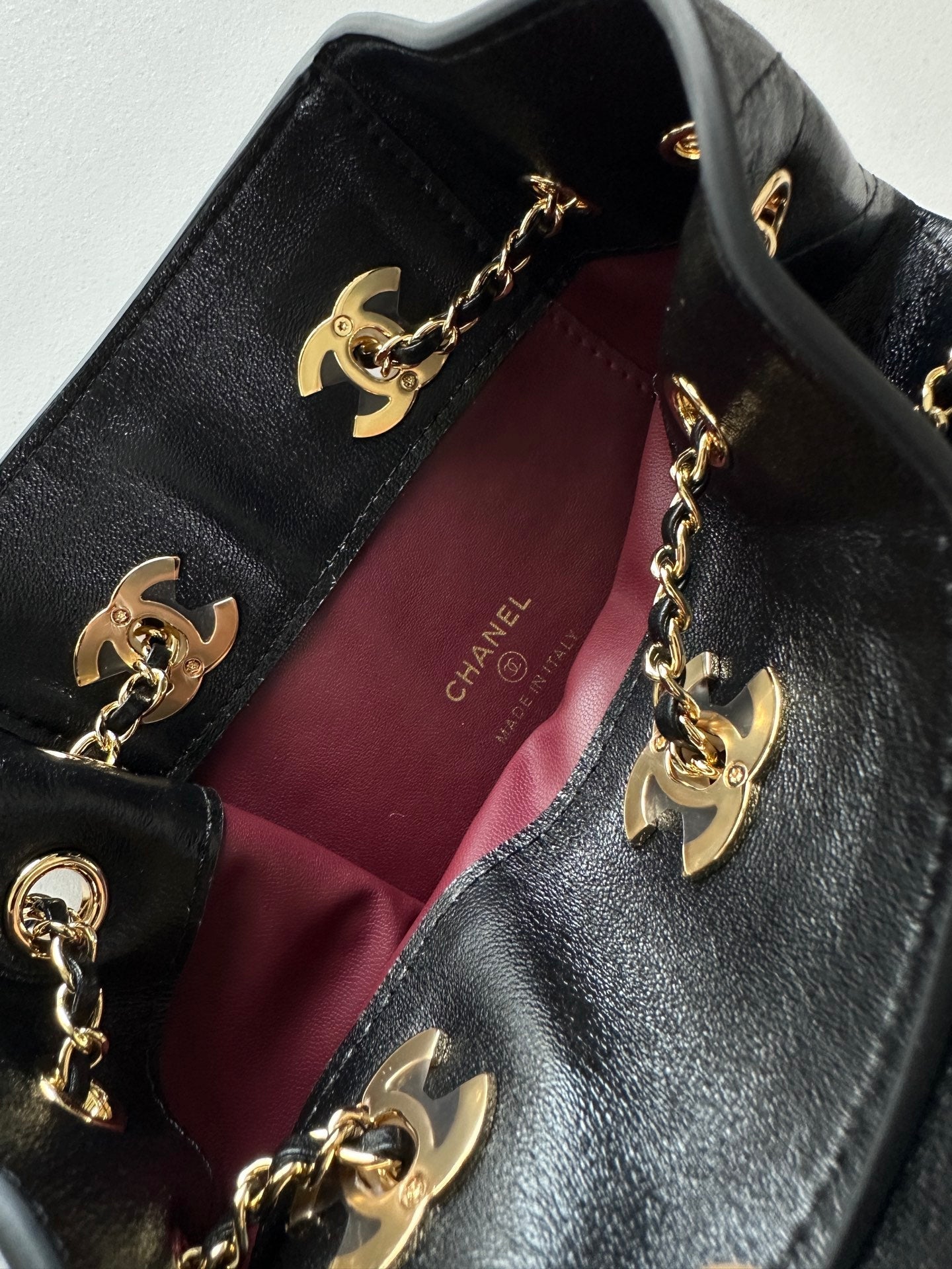 CHANEL 26S MINI BUCKET BAG 18 IN BLACK PATENT QUILTED CALFSKIN GOLD HARDWARE
