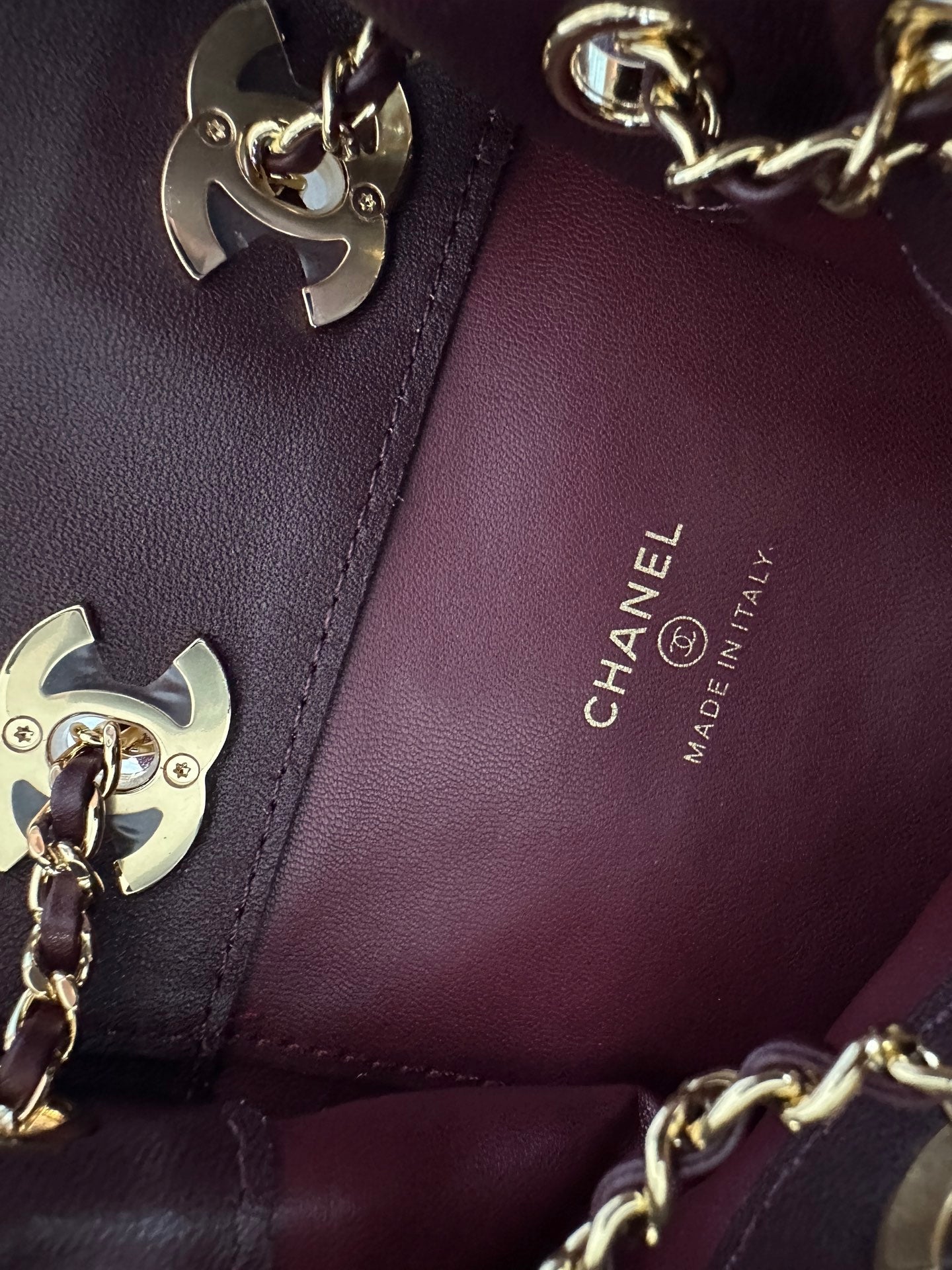 CHANEL 26S MINI BUCKET BAG 18 IN BURGUNDY RED QUILTED CALFSKIN GOLD HARDWARE