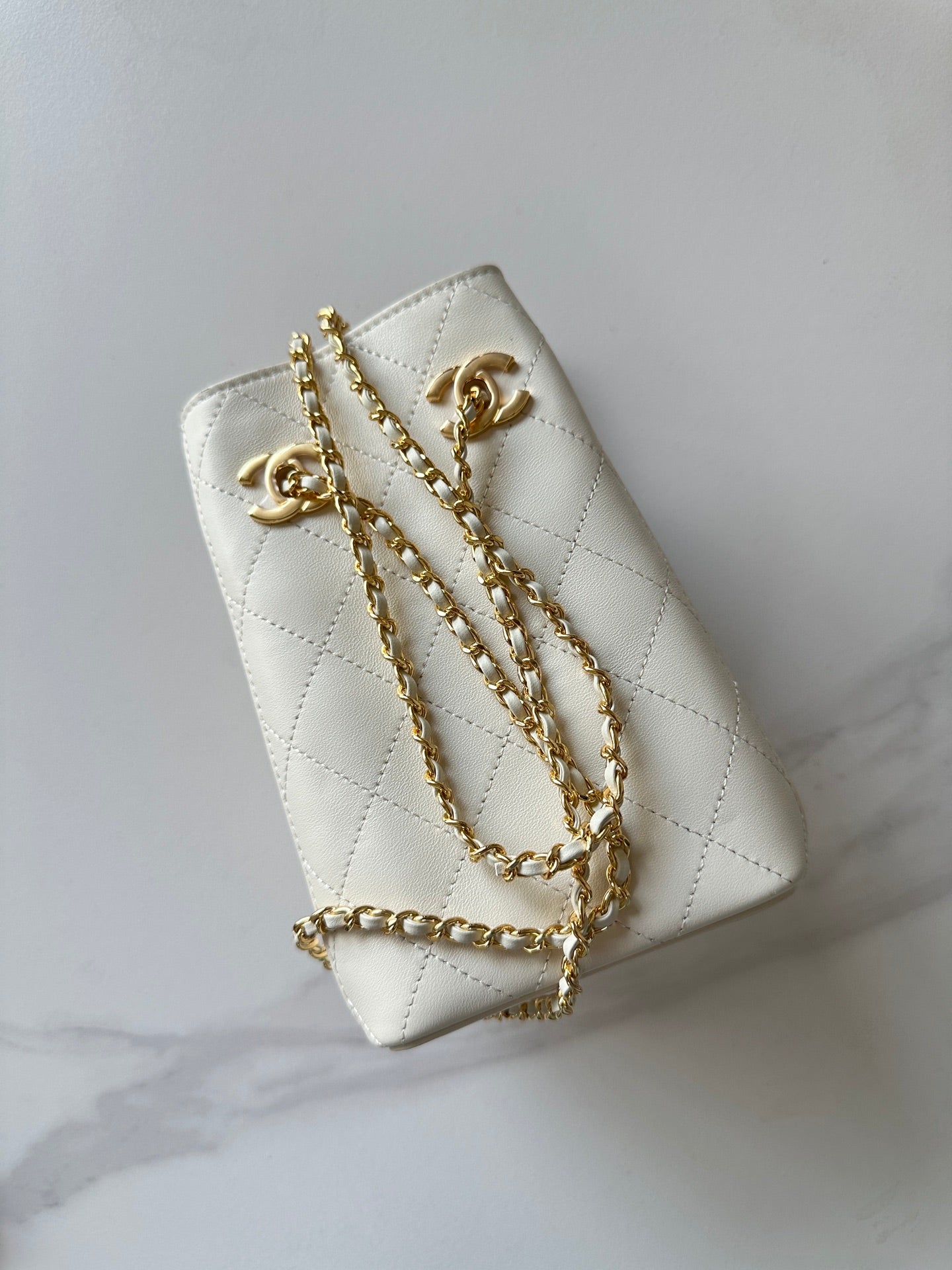 CHANEL 26S MINI BUCKET BAG 18 IN IVORY WHITE QUILTED CALFSKIN GOLD HARDWARE