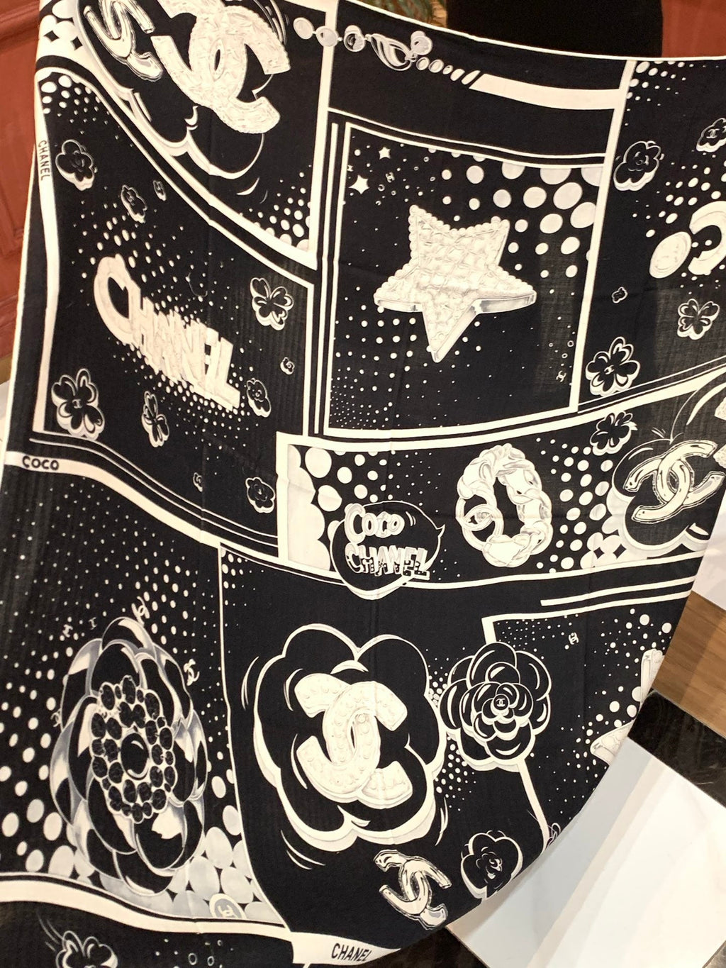 CHANEL 25S SCARF 140 CM IN CASHMERE SILK 941831