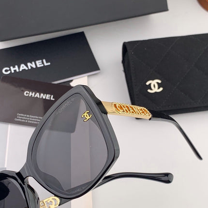 CHANEL 26S SQUARE FRAME IN BLACK ACETATE 411854