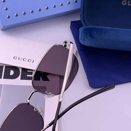 GUCCI 26S SQUARE FRAME IN METAL 424709