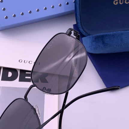 GUCCI 26S SQUARE FRAME IN METAL 424710