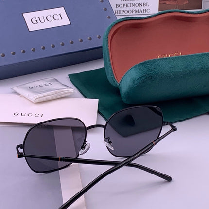 GUCCI 26S SQUARE FRAME IN METAL 426565