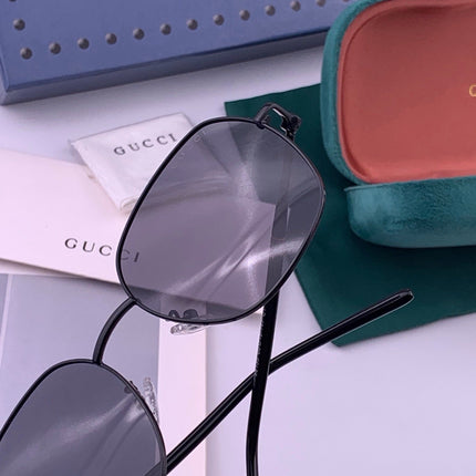 GUCCI 26S SQUARE FRAME IN METAL 426565
