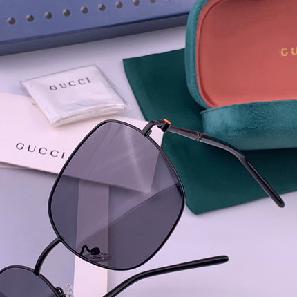 GUCCI 26S SQUARE FRAME IN METAL 426565