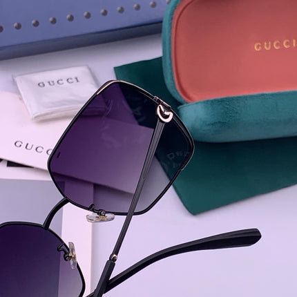 GUCCI 26S SQUARE FRAME IN METAL 426568
