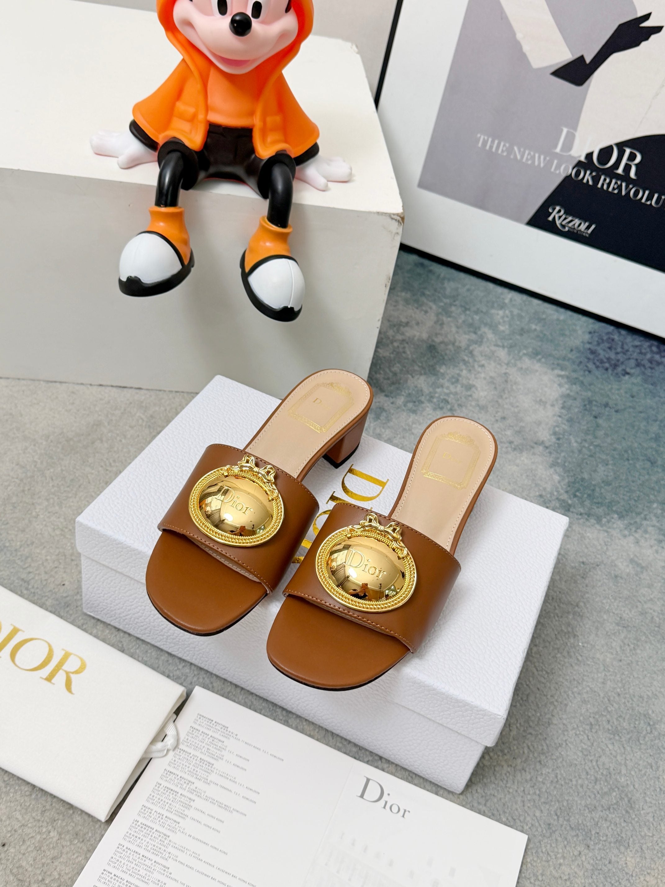 DIOR 26S HIGH-HEEL SANDALS IN BROWN CALFSKIN WITH GOLD HARDWARE