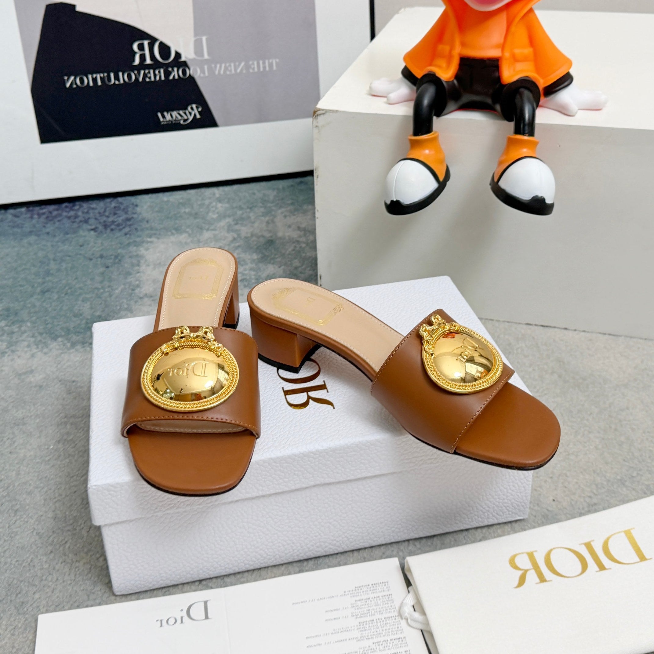 DIOR 26S HIGH-HEEL SANDALS IN BROWN CALFSKIN WITH GOLD HARDWARE