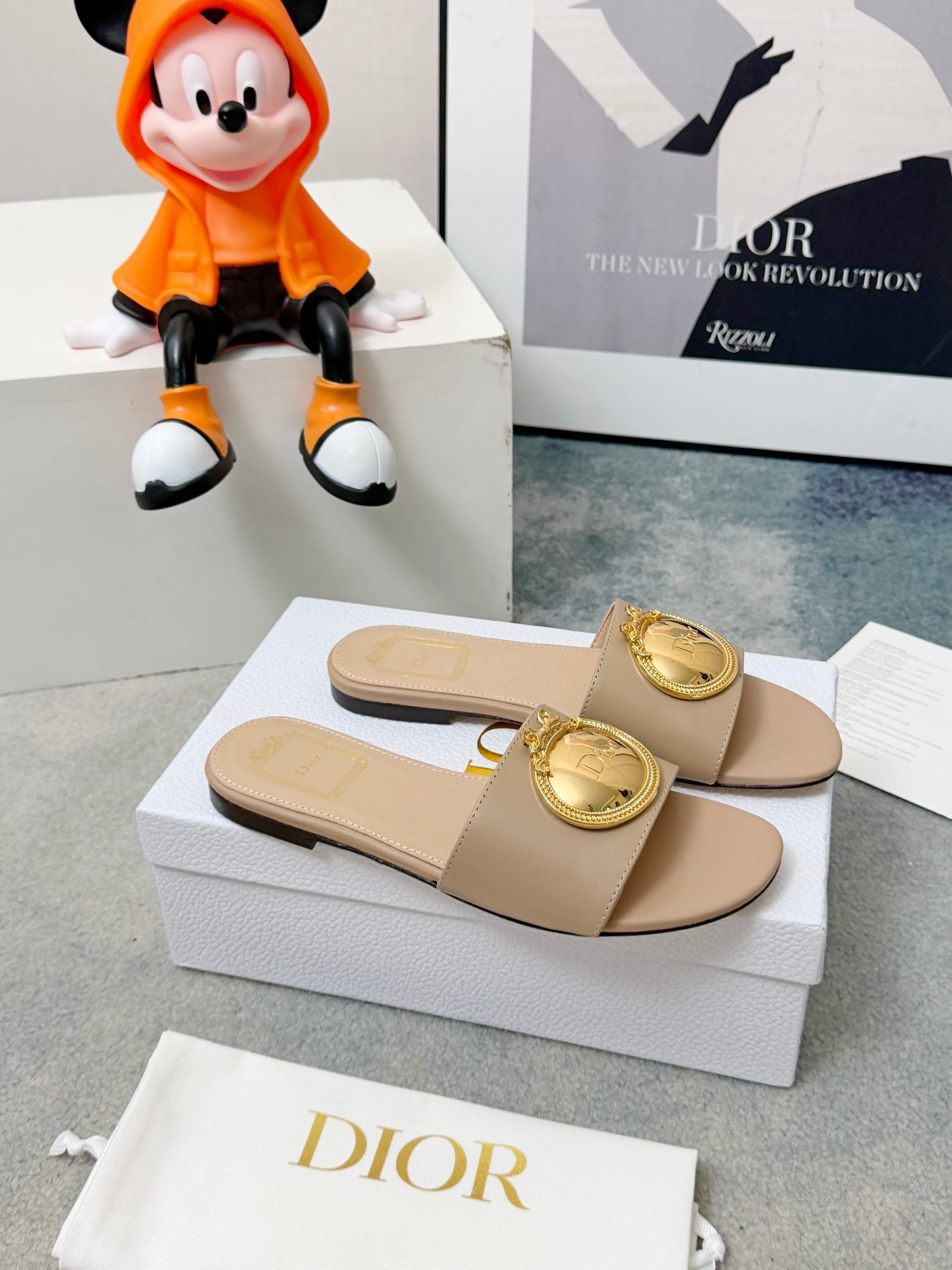 DIOR 26S SANDALS IN BEIGE CALFSKIN WITH GOLD HARDWARE
