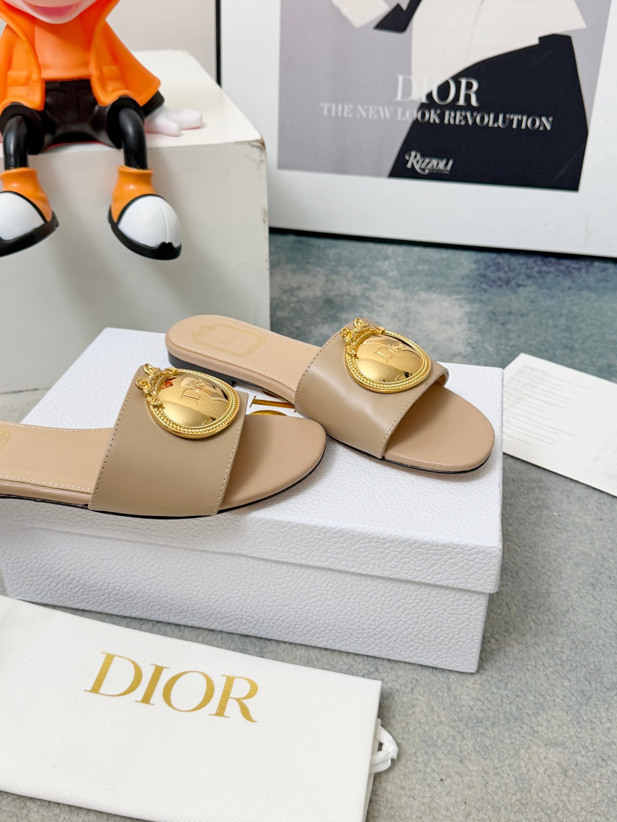 DIOR 26S SANDALS IN BEIGE CALFSKIN WITH GOLD HARDWARE