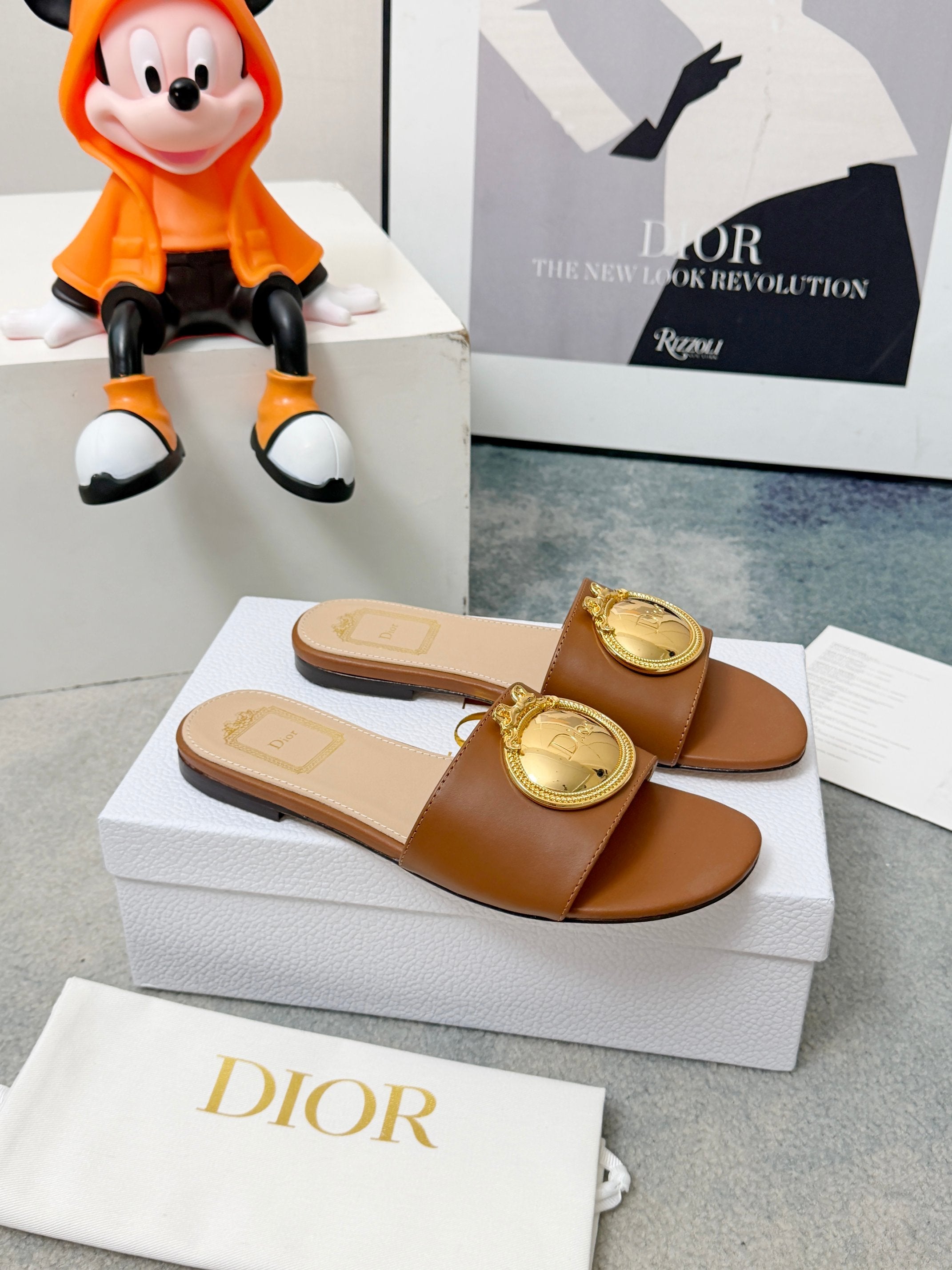 DIOR 26S SANDALS IN BROWN CALFSKIN WITH GOLD HARDWARE