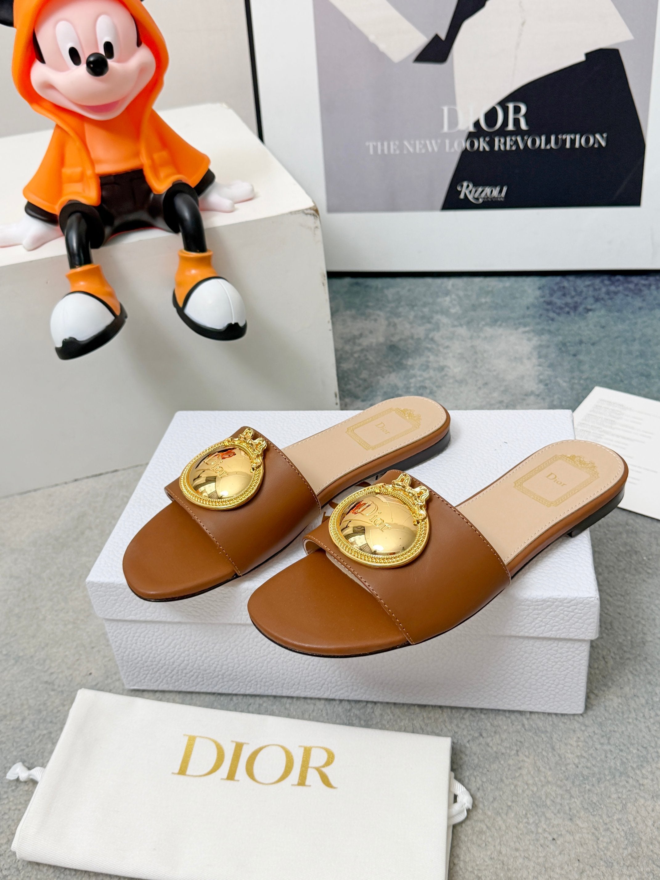 DIOR 26S SANDALS IN BROWN CALFSKIN WITH GOLD HARDWARE