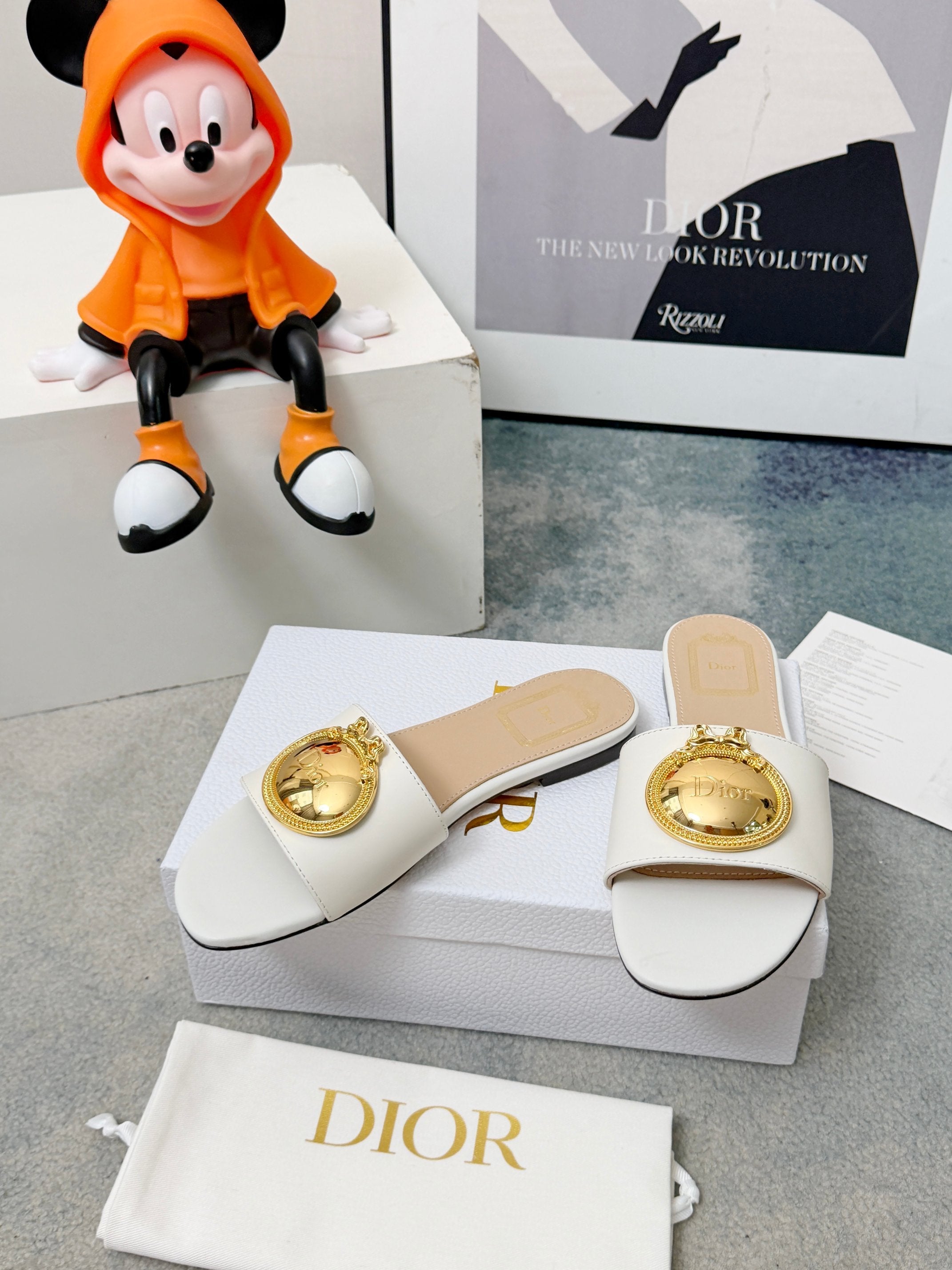 DIOR 26S SANDALS IN WHITE CALFSKIN WITH GOLD HARDWARE