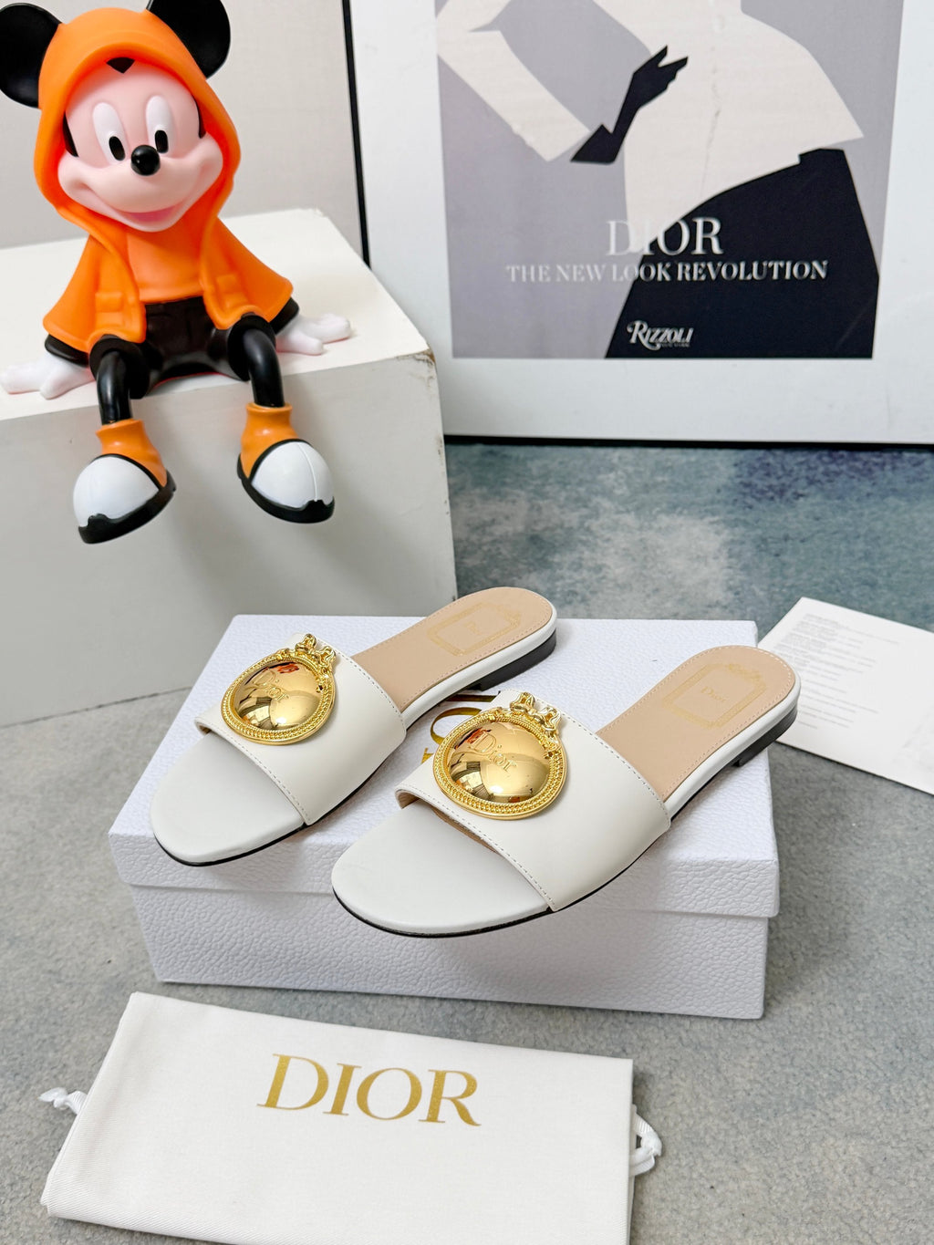 DIOR 26S SANDALS IN WHITE CALFSKIN WITH GOLD HARDWARE