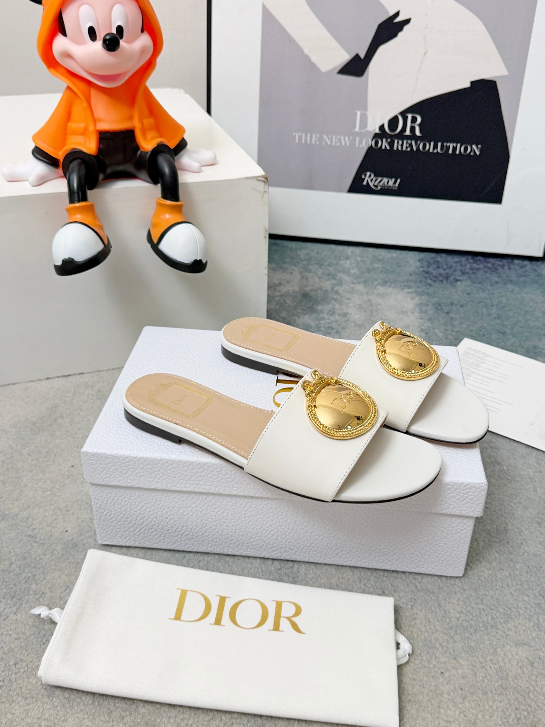 DIOR 26S SANDALS IN WHITE CALFSKIN WITH GOLD HARDWARE