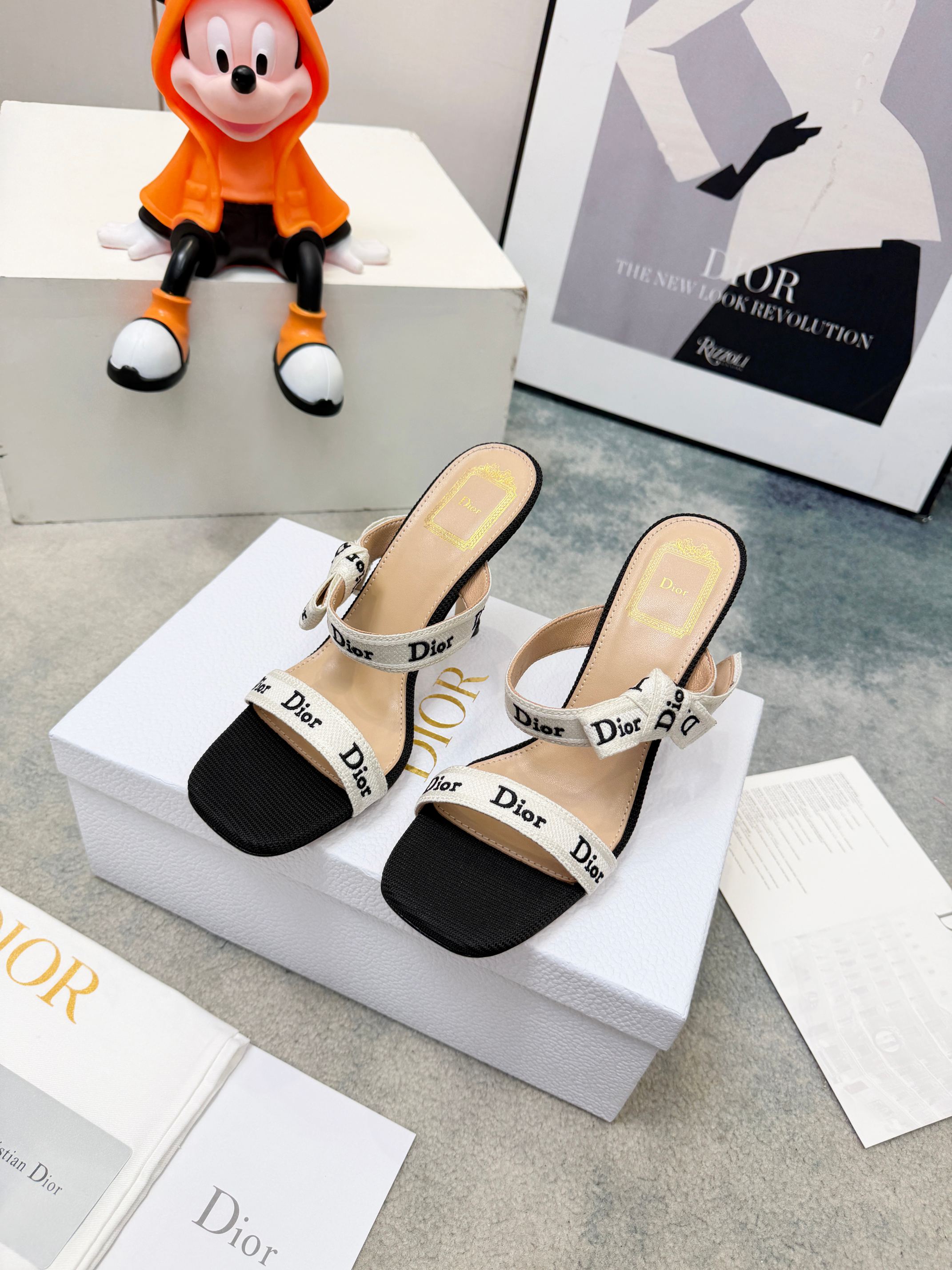 DIOR 26S HEELED SANDAL 95MM IN BLACK AND WHITE WITH J'ADIOR STRAPS CANVAS