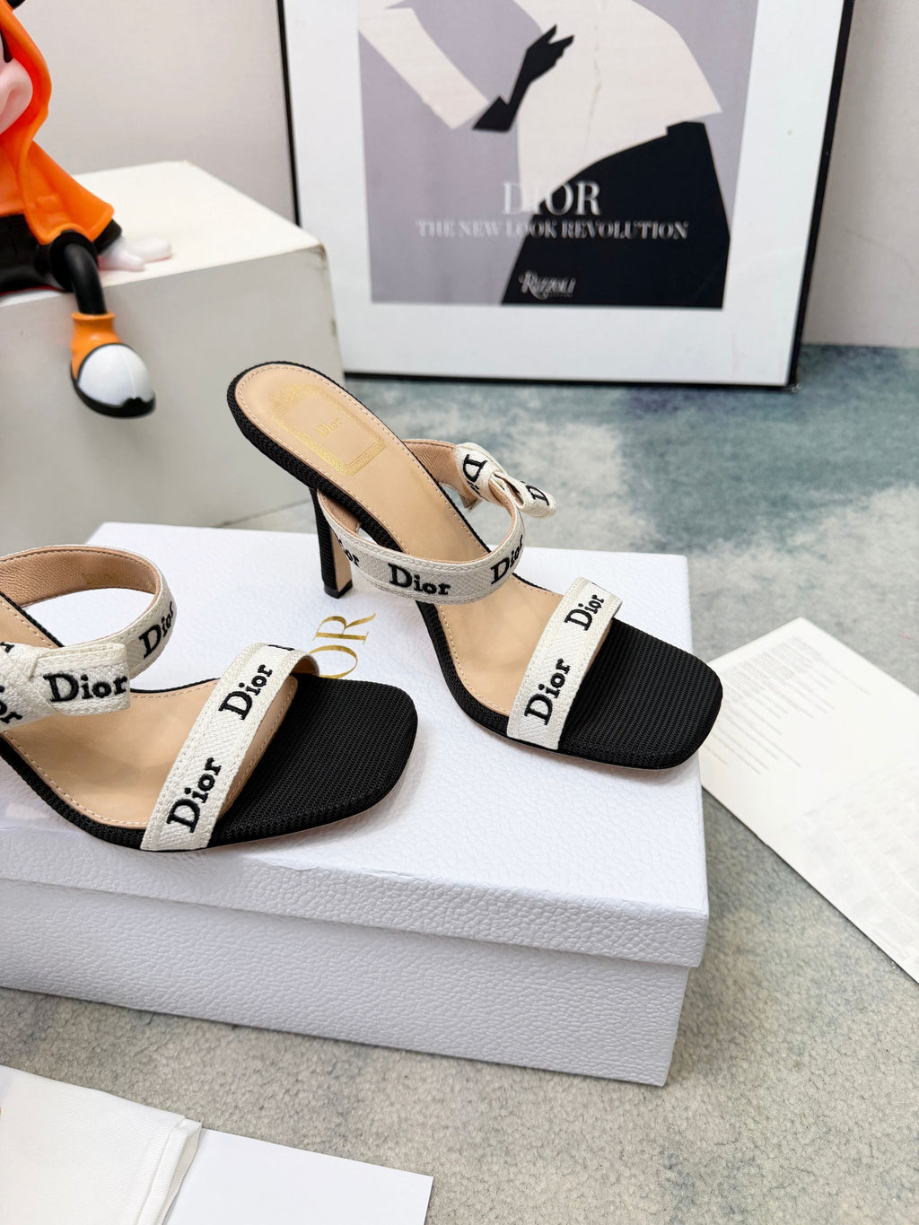DIOR 26S HEELED SANDAL 95MM IN BLACK AND WHITE WITH J'ADIOR STRAPS CANVAS