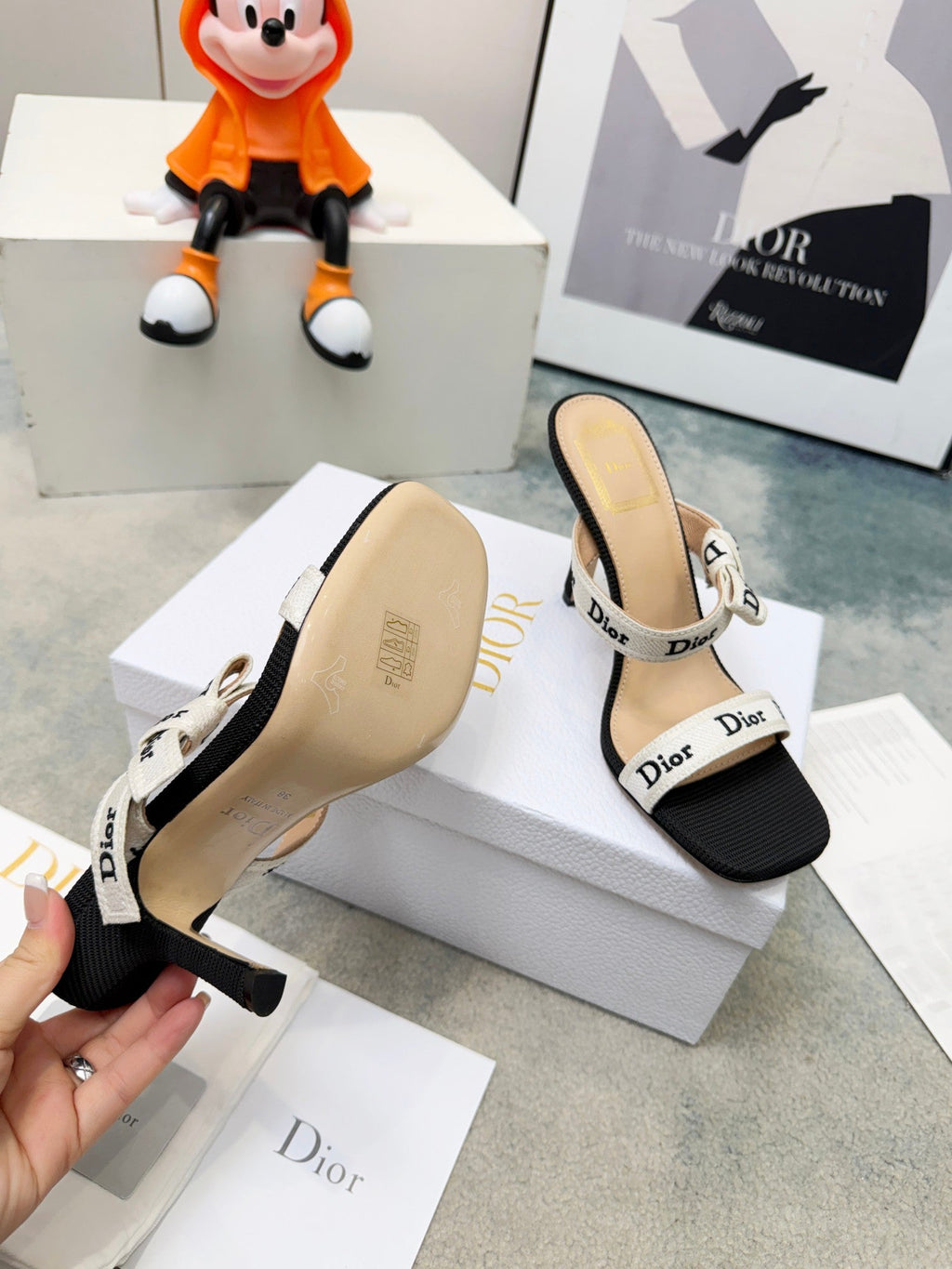 DIOR 26S HEELED SANDAL 95MM IN BLACK AND WHITE WITH J'ADIOR STRAPS CANVAS
