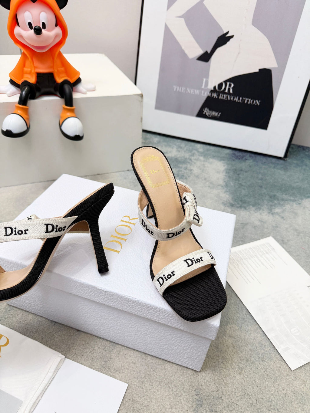 DIOR 26S HEELED SANDAL 95MM IN BLACK AND WHITE WITH J'ADIOR STRAPS CANVAS