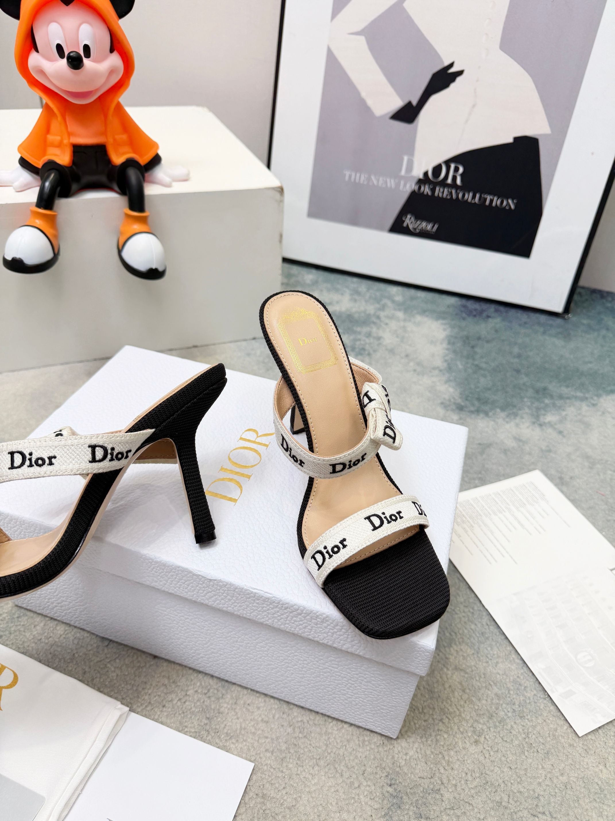DIOR 26S HEELED SANDAL 95MM IN BLACK AND WHITE WITH J'ADIOR STRAPS CANVAS
