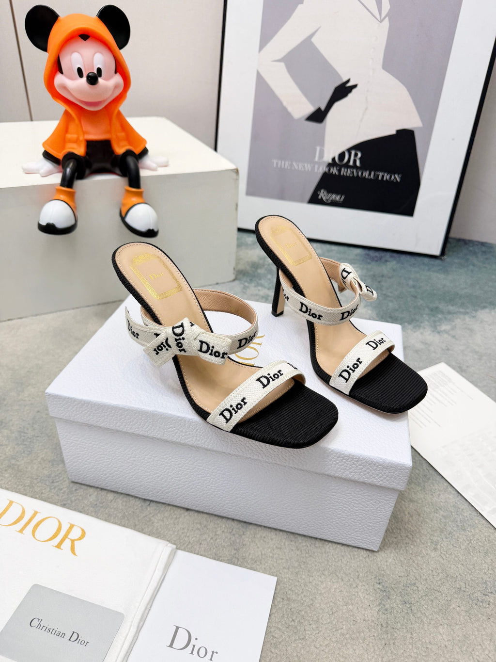 DIOR 26S HEELED SANDAL 95MM IN BLACK AND WHITE WITH J'ADIOR STRAPS CANVAS