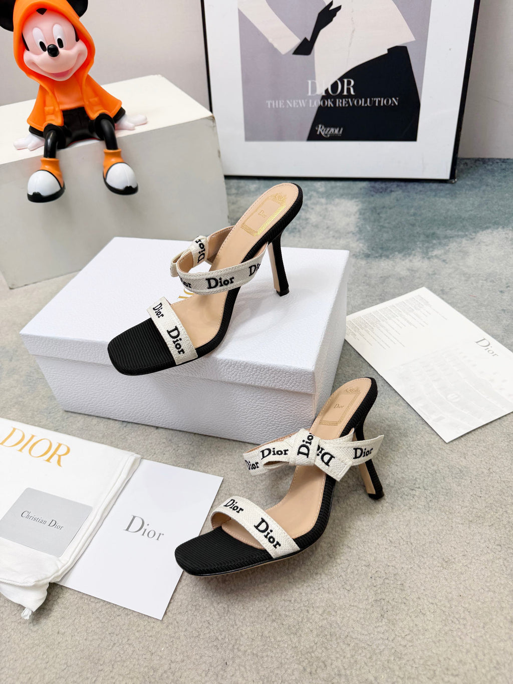 DIOR 26S HEELED SANDAL 95MM IN BLACK AND WHITE WITH J'ADIOR STRAPS CANVAS