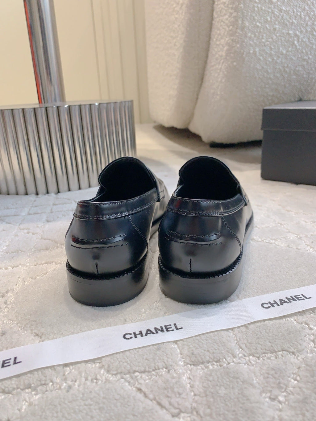 CHANEL 25S MOCCASINS IN BLACK SHINY CALFSKIN GOLD HARDWARE