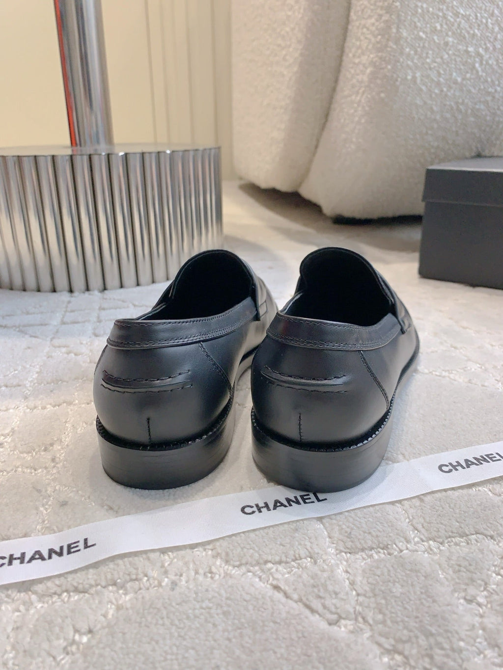 CHANEL 25S MOCCASINS IN BLACK CALFSKIN GOLD HARDWARE